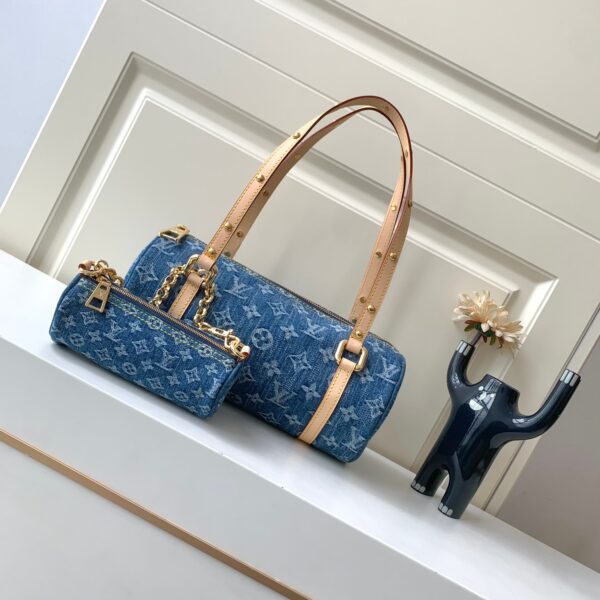 Style Décontracté: Le Sac Papillon Monogram en Denim Bleu de Louis Vuitton