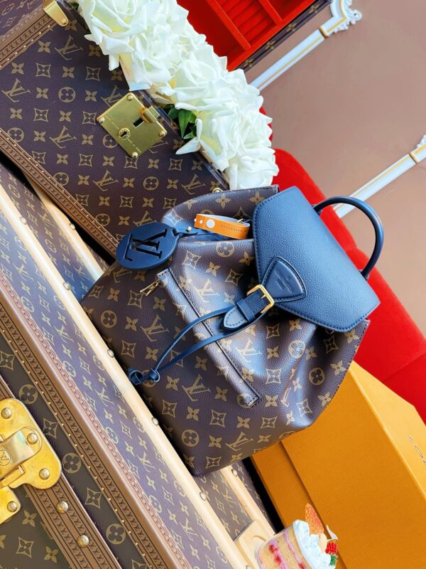 Louis Vuitton Montsouris PM