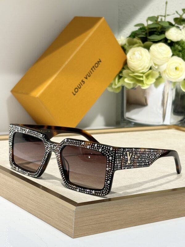 Lunettes de Soleil Louis Vuitton Z2396W 7MX CE 54021 155