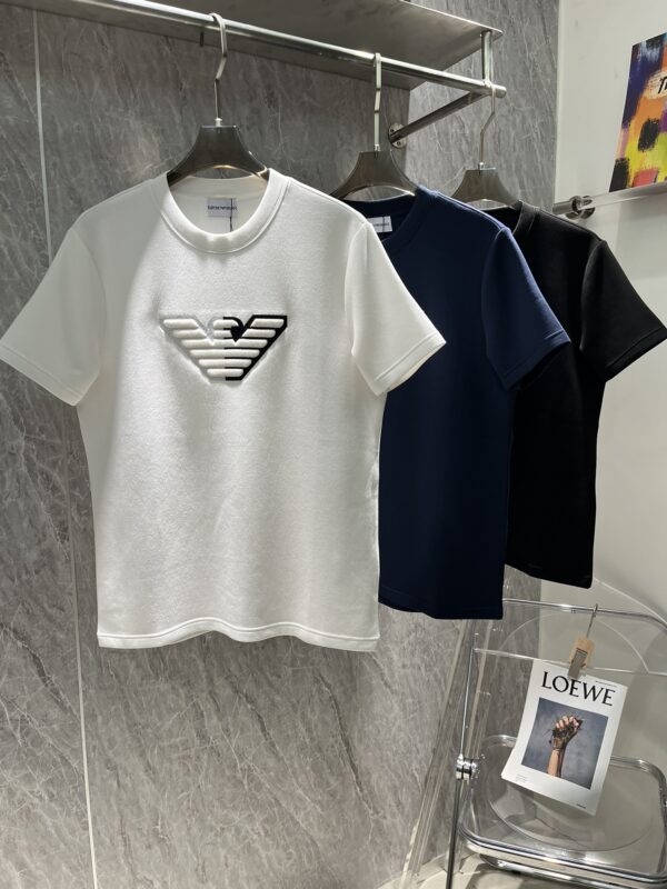 T-shirt Automne 2024 ARMANI: Élégance et Confort Haut de Gamme
