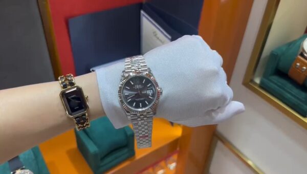 Montre de Luxe en Gris Ciment 41mm – Un Must-Have pour les Influenceurs de Mode