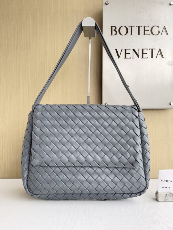 Sac Messager BOTTEGA VENETA – Élégance et Praticité pour Homme