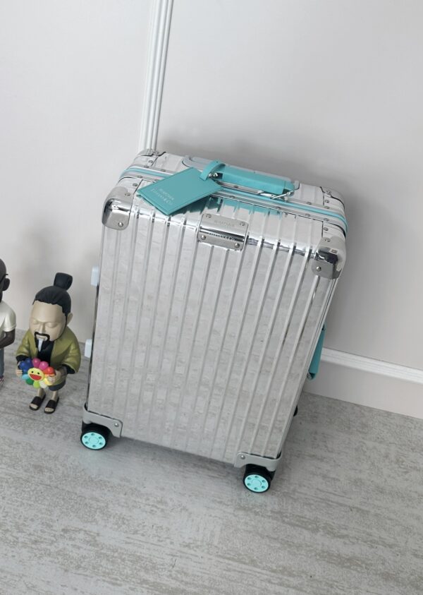 Rimowa X Tiffany – La Valise Édition Limitée en Bleu Tiffany