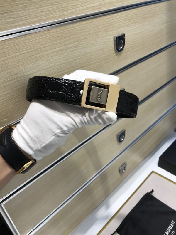 Ceinture YSL 30MM – Luxe et élégance en cuir crocodile