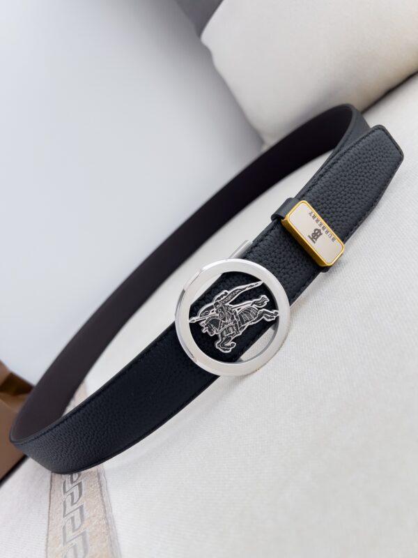 Ceinture Burberry en cuir véritable – Élégance et praticité