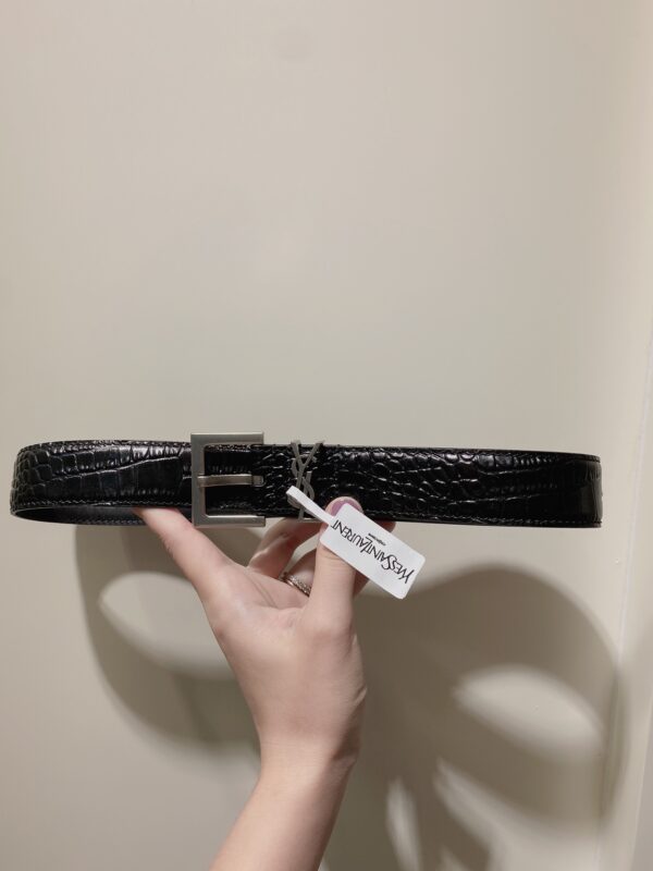 Ceinture YSL Réversible – Élégance et Versatilité