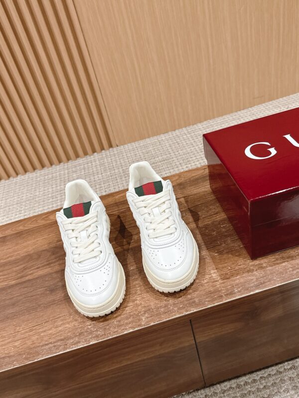 Gucci Re-Web “Pure White” – L’élégance intemporelle en toute simplicité