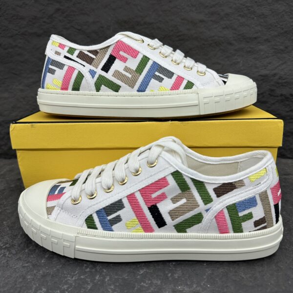 Fendi Domino – Sneakers basses en denim coloré, unisexe