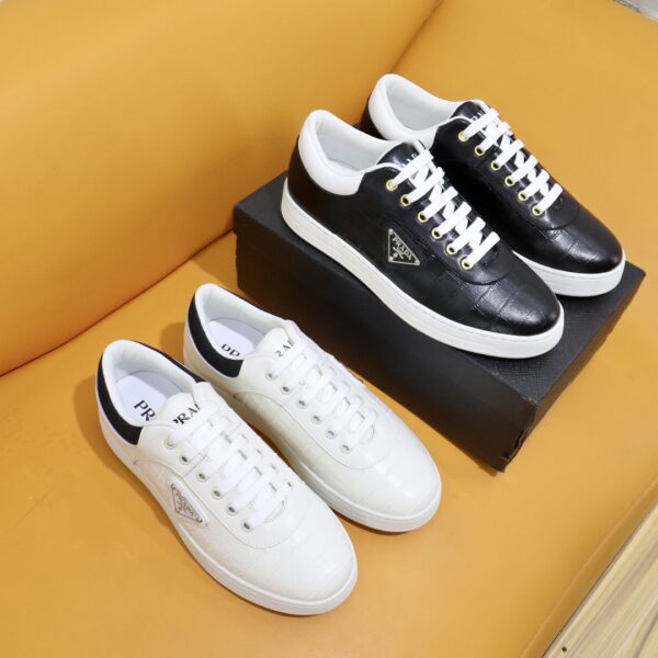 PRADA – Mocassins Décontractés en Cuir Italien pour Homme (Édition 2024)