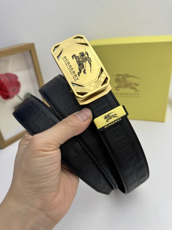 Ceinture en Cuir Premium Burberry: Élégance et Raffinement