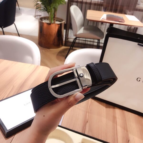 Ceinture Montblanc réversible: élégance et modernité en un accessoire