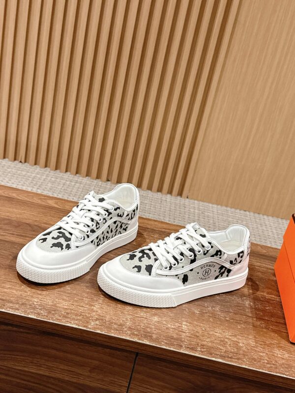 Baskets HERMÈS Deep: Élégance Rétro et Confort Urbain