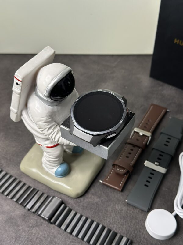 Huawei GT5 Pro – La Montre Connectée Polyvalente en Métal Gris