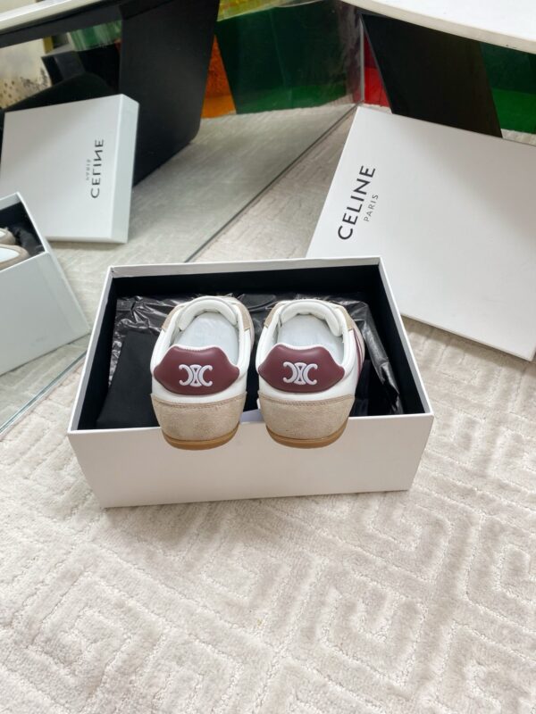 Baskets CELINE Triomphe 2025 – Cuir pleine fleur importé, semelle originale. Effet jambe fine garanti! Emballage cadeau inclus. Tailles 35-45. Livraison rapide