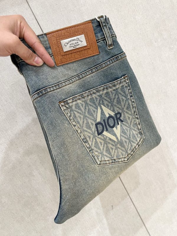 Dior Printemps 2025 – Le Denim d’Art