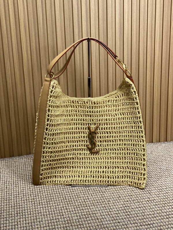 YSL Oxalis en raphia – L’élégance bohème de l’été