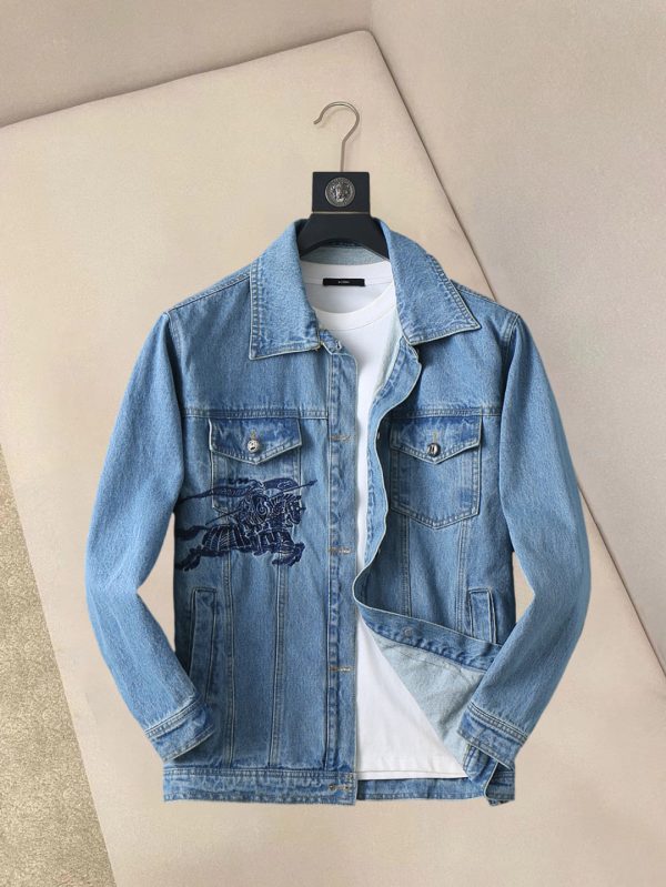 Veste en Jean Burberry Printemps 2025 – Modèle de Défilé, Design Élégant et Confort Premium