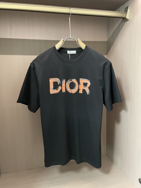 T-Shirt Dior 2025 – Collection Printemps-Été – Coton Piqué Premium