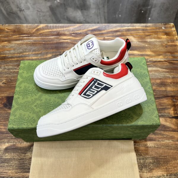 Sneakers GUCCI Printemps 2024 – Modèle mixte en cuir premium, esprit vintage et luxe contemporain