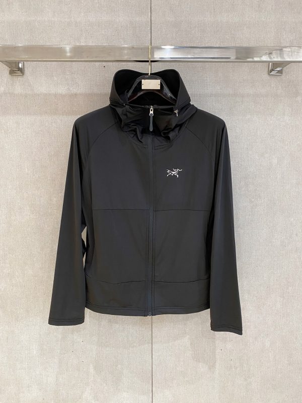 Éclat Urbain – Veste Haute Performance Printemps/Été 2025