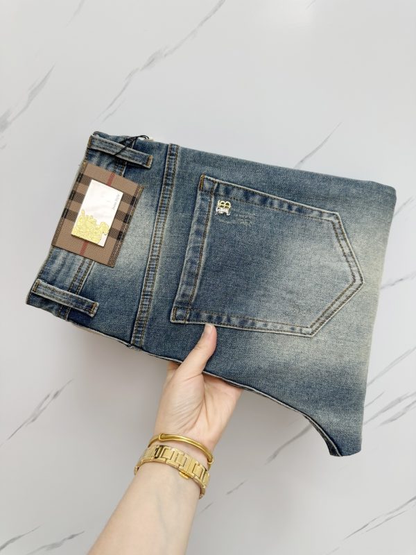 Jean Signature – Élégance Urbaine Haute Couture