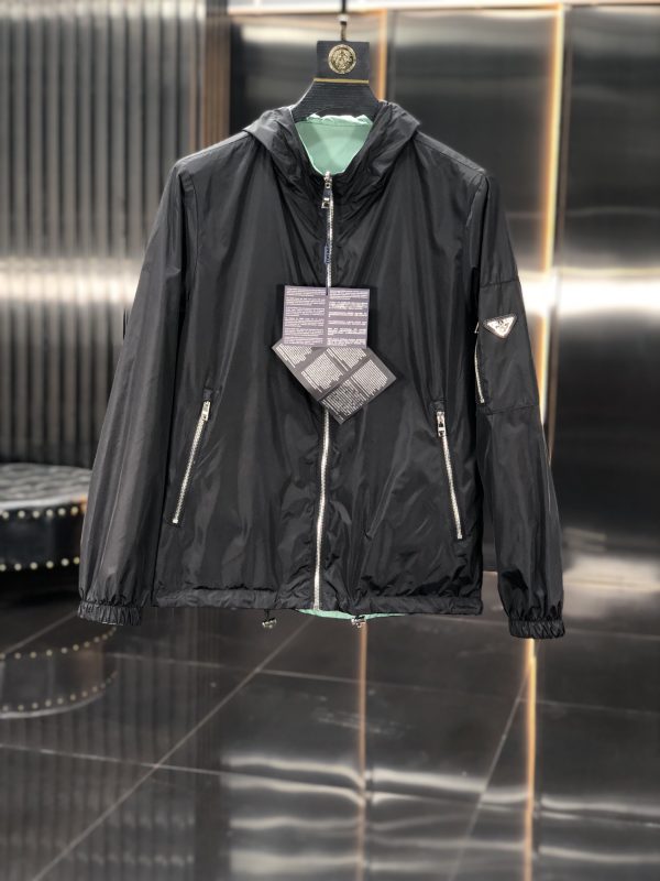 Blouson Prada 2025 – Élégance Sportive Haute Couture