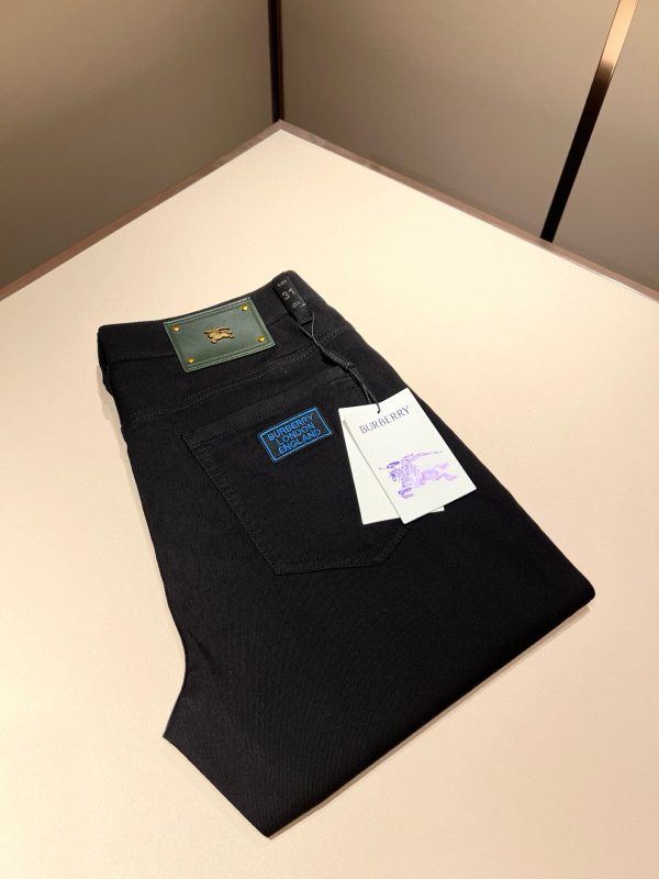 Jean Burberry Homme – Icône Printemps-Été 2025