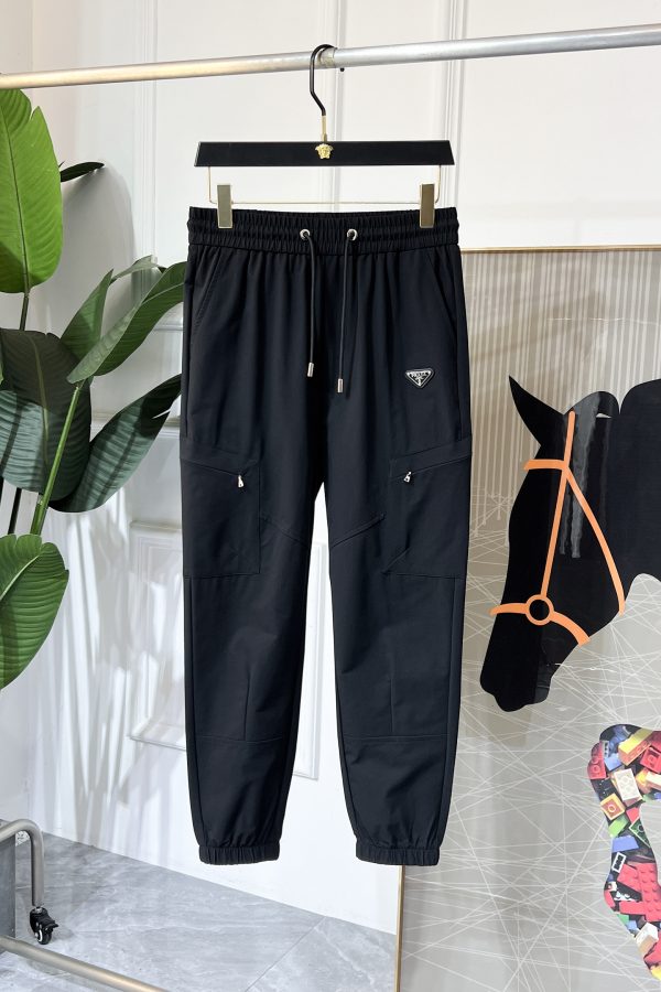 Pantalon Prada 2025 – L’Iconique du Printemps