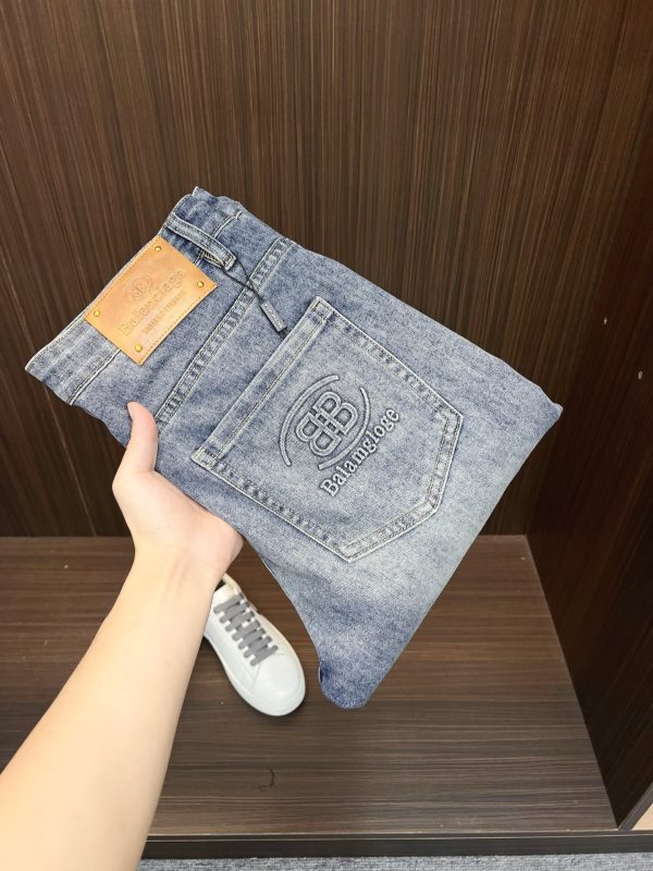 Jean Balenciaga 2025 – Luxe Brut & Couture