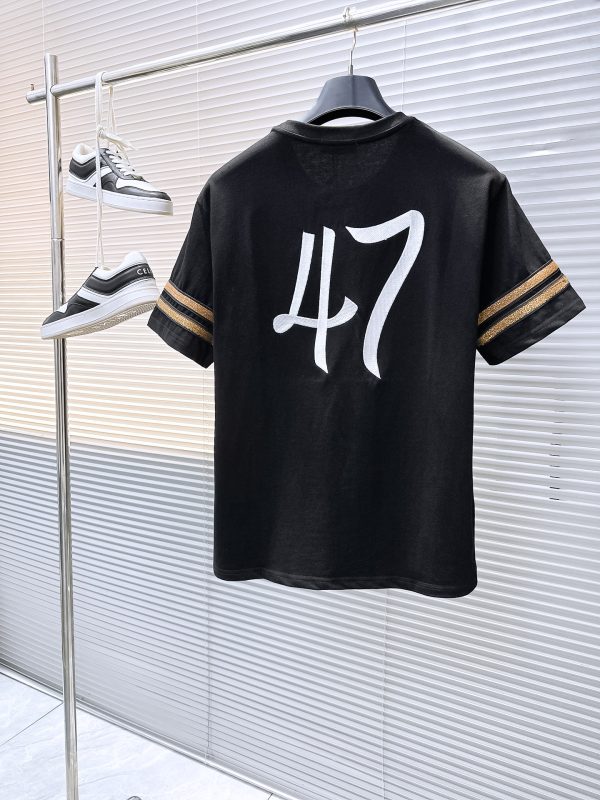 T-shirt Dior SS2025 – Élégance Audacieuse