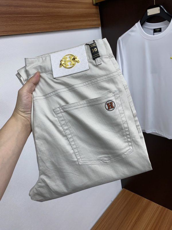 Pantalon Hermès Printemps-Été 2025 – Élégance Urbaine