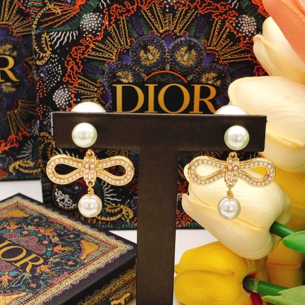 Boucles Dior Nœud d’Élégance – Raffinement Absolu