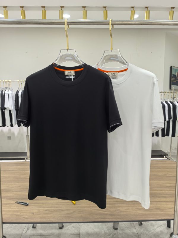 T-shirt Élégance Nil – Hermès SS2025