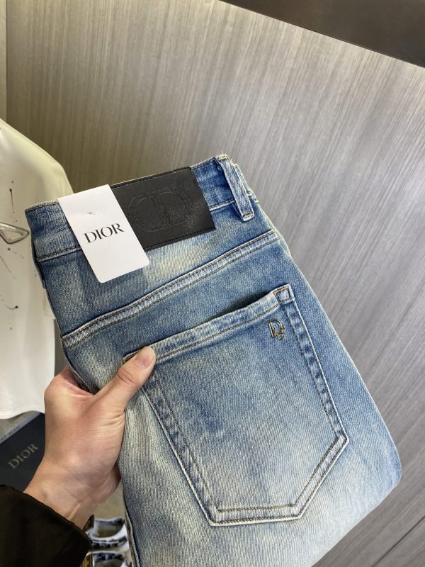 Denim Signature – Dior 2025