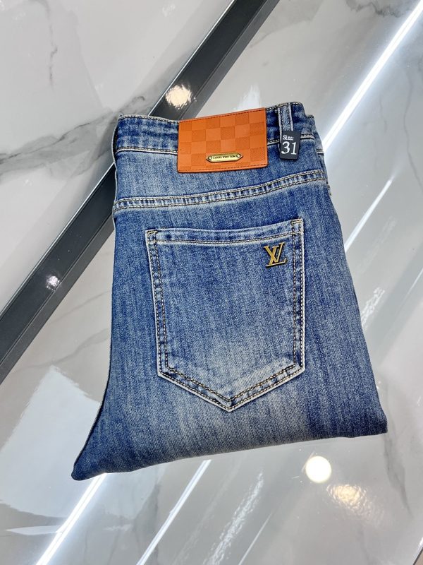 Allure Parisienne – Jean LV 2025 Early Spring Édition