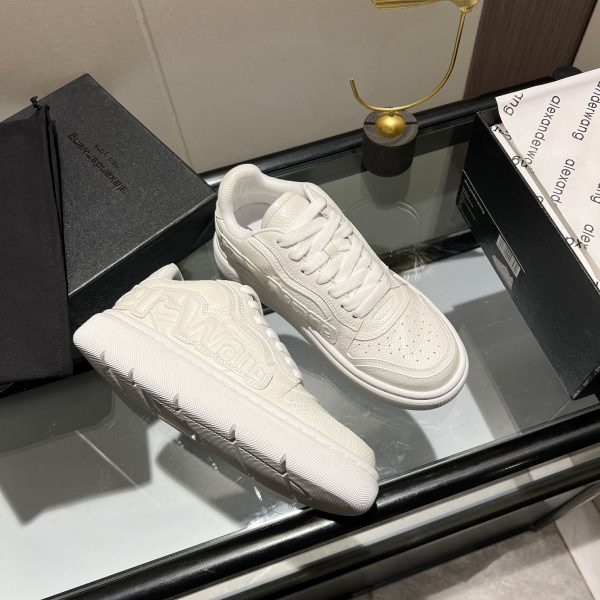 Alexander Wang Luxe Élévation: la sneaker minimaliste qui rafraîchit votre style