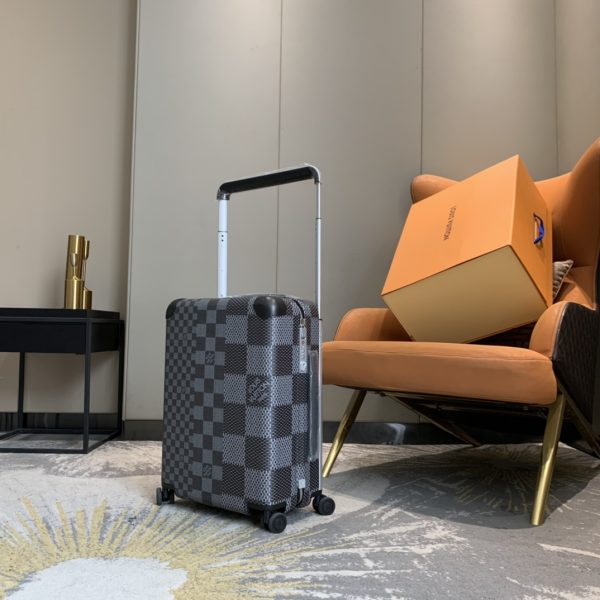 Valise Horizon 55 cm à 4 roues – Design signé Marc Newson pour Louis Vuitton