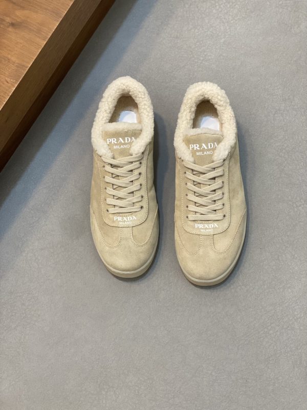 Prada Baskets Homme Hiver en Cuir avec Intérieur Doublé – Design Sport Chic avec Semelle à Air