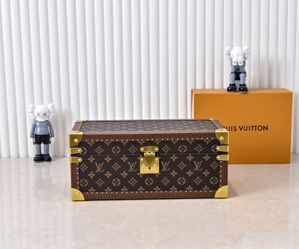 Louis Vuitton M20209 – Coffret à Trésors en Toile Monogram, Double Plateau avec Cachette Secrète