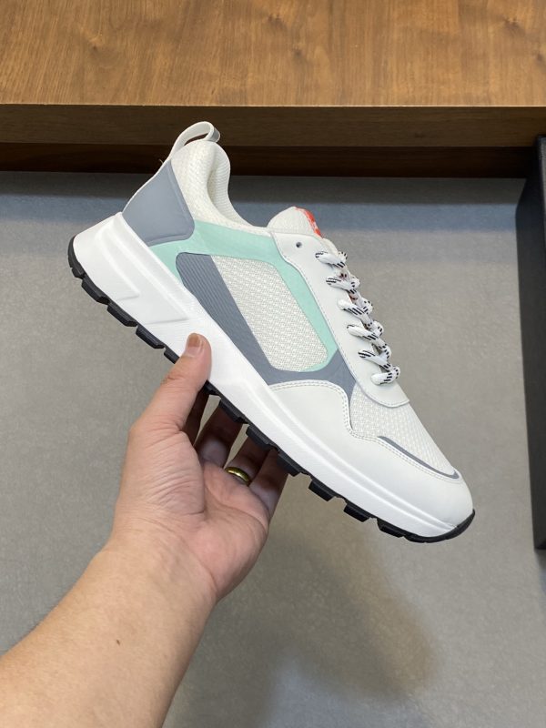 Baskets Prada Homme en Cuir Multicolore – Design Géométrique, Finitions Luxe et Confort Respirant