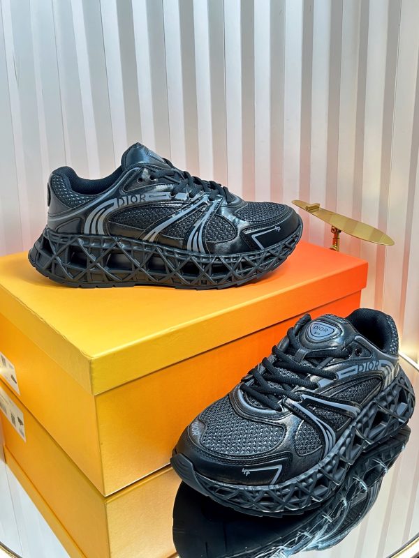 Dior x Kaws B35 NXT – Sneakers Homme Futuristes au Design Rétro-Tech en Édition Capsule