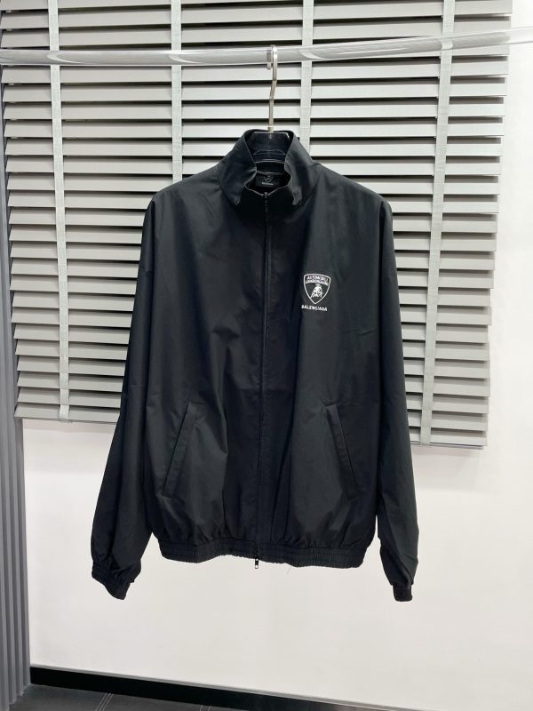 Balenciaga Spring/Fall – L’iconique veste à col montant