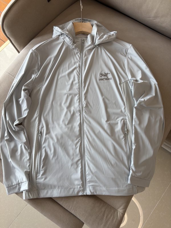 Veste coupe-vent ultra-légère Arc’teryx Squamish – Anti-UV & unisexe