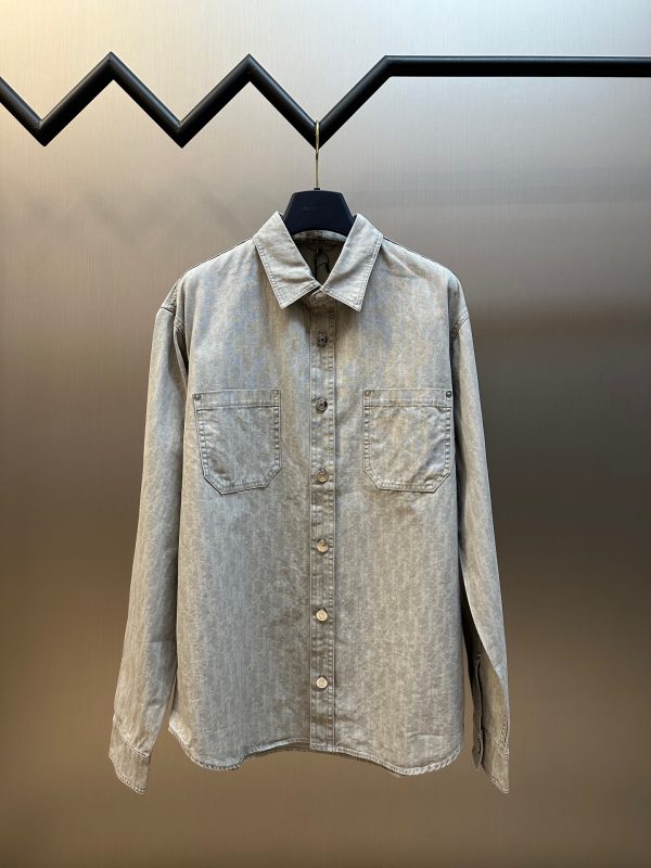 Dior Tie-Dye CD – L’art de la chemise sublimée