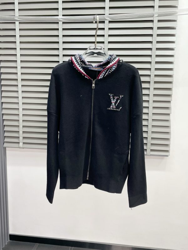 LV Knit FW – L’élégance chaude signée Vuitton