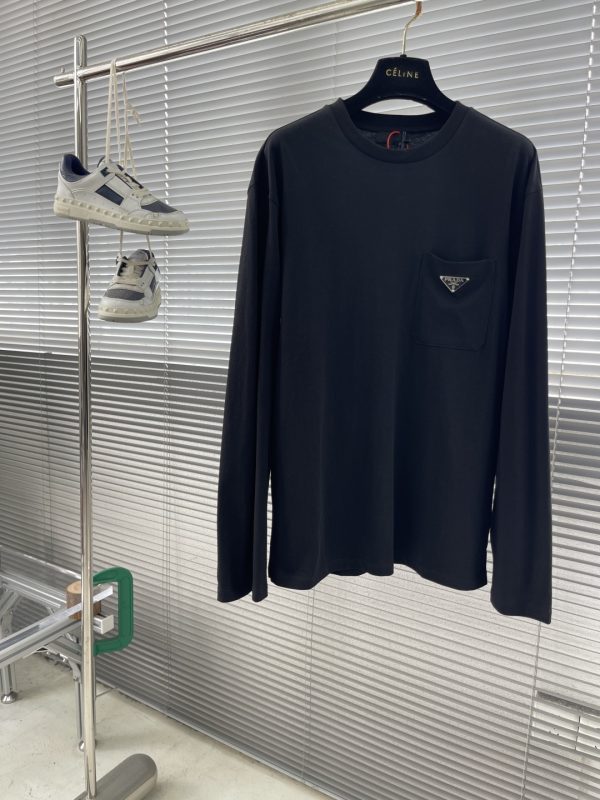 Chemise PRADA – L’Essence du Luxe Minimaliste