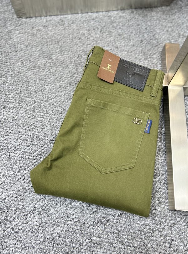 Louis Vuitton Denim SS25 — L’essence du style masculin