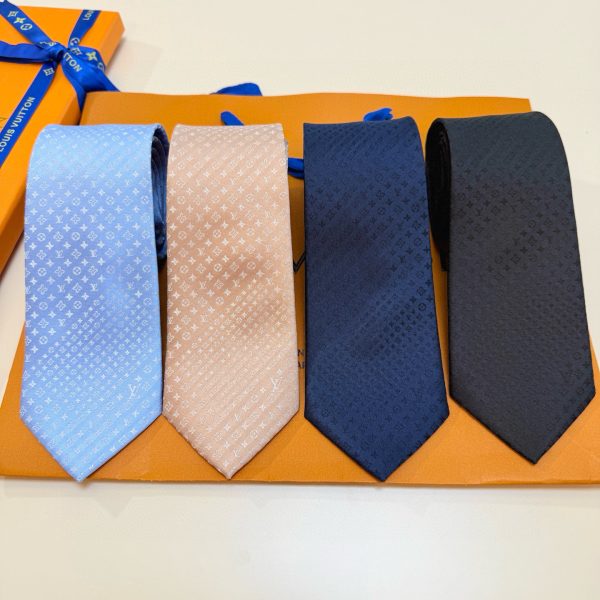 LV Cravate Damier – L’élégance en soie pure