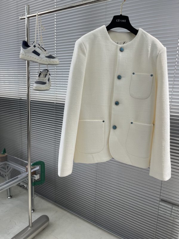 Veste Écrue aux Turquoises – Élégance Sculptée