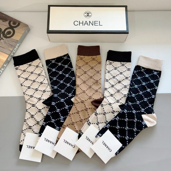 CHANEL – Chaussettes Longues Logo Double C (Pack de 5 Paires)